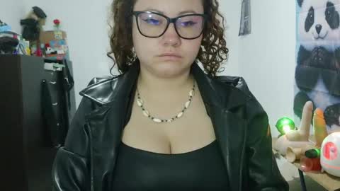Snapshot of curly_greeneyed chatting on 30, 5, 2026 Vannesa online show from 30, 5, 2026