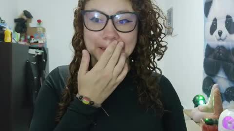 Snapshot of curly_greeneyed chatting on 5, 6, 2026 Vannesa online show from 5, 6, 2026