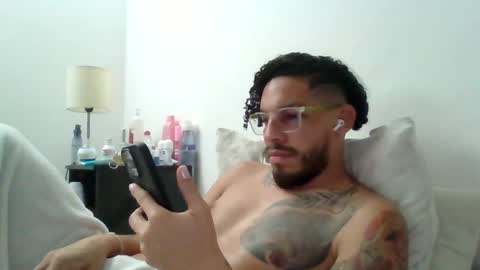 curly_louis online show from 9, 10, 2025