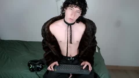 Snapshot of curlyytwink chatting on 3, 3, 2026 Noah online show from 3, 3, 2026