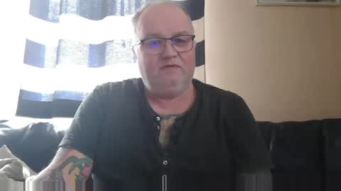 Snapshot of curtus14 chatting on 1, 2, 2025 curtus14 online show from 1, 2, 2025