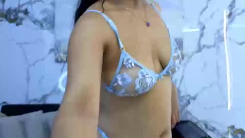 Snapshot of curvy_and_skinny23_aws chatting on 1, 11, 2025 curvy_and_skinny23_aws online show from 1, 11, 2025