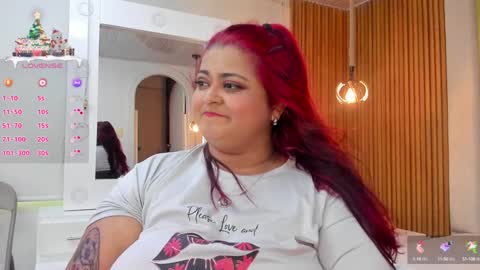 Snapshot of curvy_beauty_ chatting on 15, 12, 2024  Hanna  online show from 15, 12, 2024