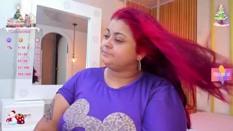 Snapshot of curvy_beauty_ chatting on 17, 12, 2024  Hanna  online show from 17, 12, 2024