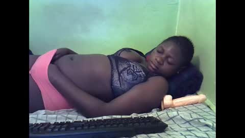 curvy_corazon1 online show from 6, 11, 2025