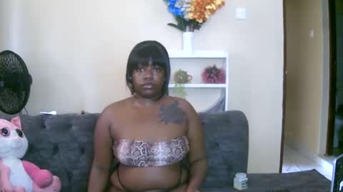Snapshot of curvyebony1 chatting on 8, 1, 2025 curtis online show from 8, 1, 2025