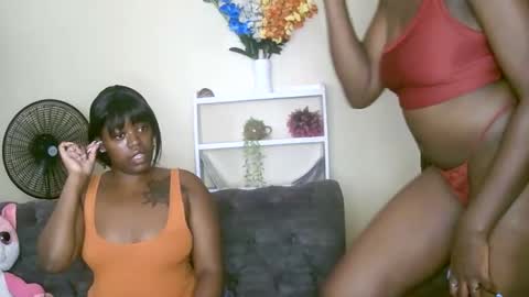 Snapshot of curvyebony1 chatting on 9, 1, 2025 curtis online show from 9, 1, 2025