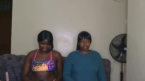 Snapshot of curvyebony1 chatting on 26, 1, 2025 curtis online show from 26, 1, 2025