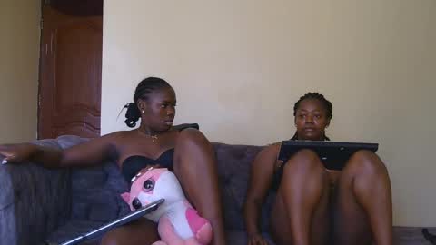 Snapshot of curvyebony1 chatting on 8, 2, 2025 curtis online show from 8, 2, 2025
