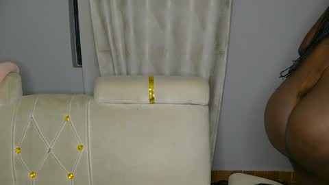 Snapshot of curvyebony1 chatting on 24, 9, 2025 curtis online show from 24, 9, 2025