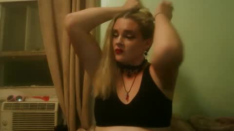 Snapshot of curvymom2025 chatting on 8, 10, 2025 curvymom2025 online show from 8, 10, 2025