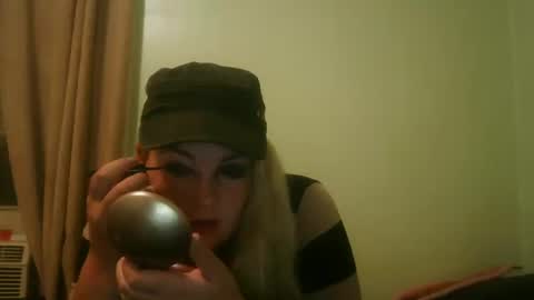 Snapshot of curvymom2025 chatting on 11, 10, 2025 curvymom2025 online show from 11, 10, 2025