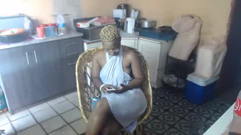 curvypear76x online show from 30, 12, 2024