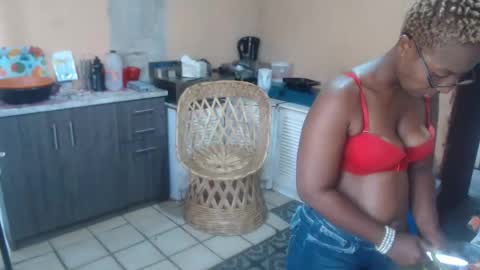 curvypear76x online show from 23, 1, 2025