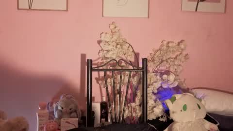Snapshot of cute___hecate___ chatting on 21, 6, 2026 cute___hecate___ online show from 21, 6, 2026