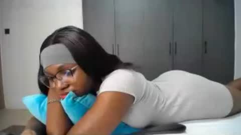 Snapshot of cute_ass18 chatting on 3, 7, 2026 Liya online show from 3, 7, 2026