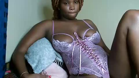 Snapshot of cute_beb2 chatting on 28, 1, 2025 V EE online show from 28, 1, 2025