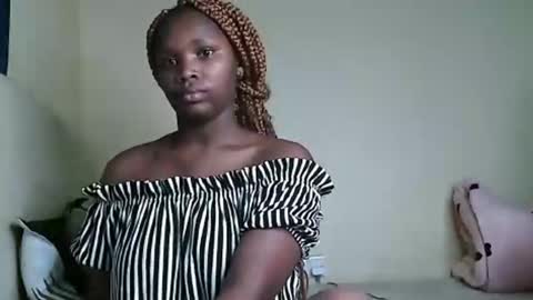 Snapshot of cute_beb2 chatting on 30, 1, 2025 V EE online show from 30, 1, 2025