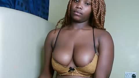 Snapshot of cute_beb2 chatting on 21, 2, 2025 V EE online show from 21, 2, 2025