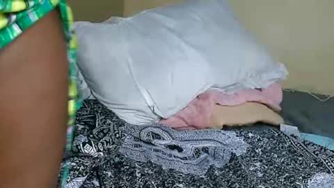 Snapshot of cute_beb2 chatting on 5, 3, 2025 V EE online show from 5, 3, 2025