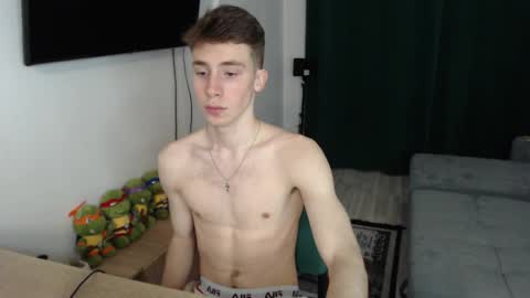 Snapshot of cute_brian chatting on 24, 2, 2025 Im Brian online show from 24, 2, 2025