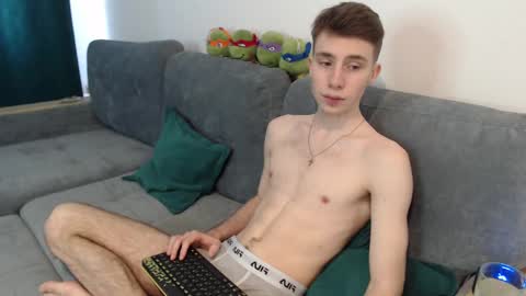 Snapshot of cute_brian chatting on 25, 2, 2025 Im Brian online show from 25, 2, 2025