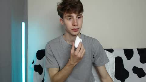 Snapshot of cute_brian chatting on 30, 9, 2025 Im Brian online show from 30, 9, 2025