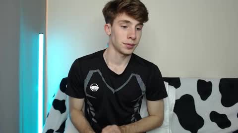 Snapshot of cute_brian chatting on 2, 10, 2025 Im Brian online show from 2, 10, 2025