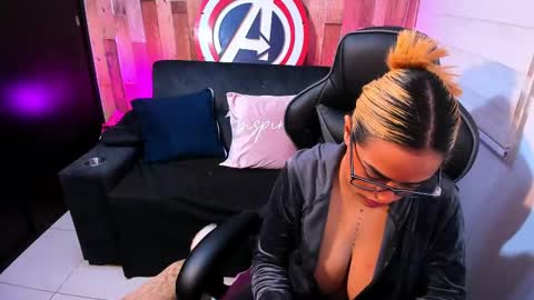 Snapshot of cute_elii chatting on 9, 3, 2025 Independent Model online show from 9, 3, 2025