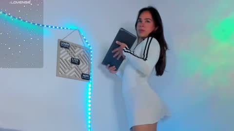 Cute horny1 online show from 11, 3, 2025