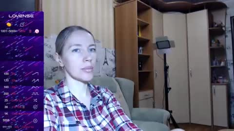 cute_lion_ online show from 10, 1, 2025