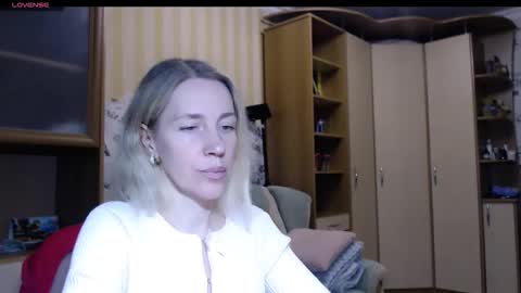 cute_lion_ online show from 15, 12, 2025