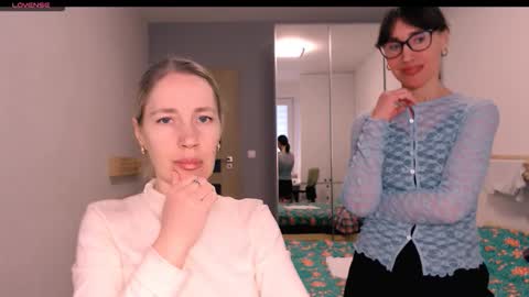 cute_lion_ online show from 4, 2, 2026