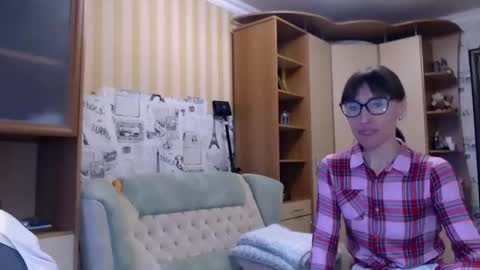 cute_lion_ online show from 5, 4, 2026