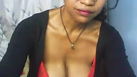 Snapshot of cute_moll chatting on 25, 2, 2025 murielle online show from 25, 2, 2025