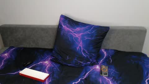 Oliver online show from 8, 4, 2026