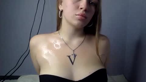 Snapshot of cute_shy06 chatting on 26, 11, 2025 cute_shy06 online show from 26, 11, 2025