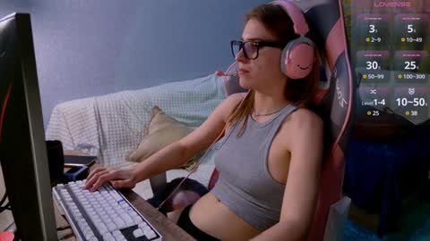 Snapshot of cute_shyy chatting on 24, 12, 2024 Flora online show from 24, 12, 2024