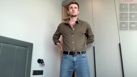 cute_skywalker online show from 12, 9, 2025