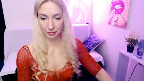 cute_smile_shy online show from 2, 4, 2026