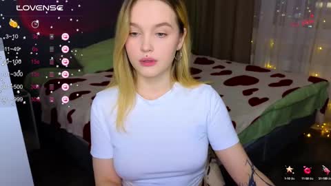 Snapshot of cute_summer_breathe chatting on 21, 2, 2025 Sue online show from 21, 2, 2025