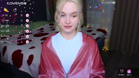 Snapshot of cute_summer_breathe chatting on 1, 3, 2025 Sue online show from 1, 3, 2025