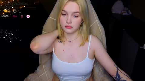Snapshot of cute_summer_breathe chatting on 13, 10, 2025 Sue online show from 13, 10, 2025