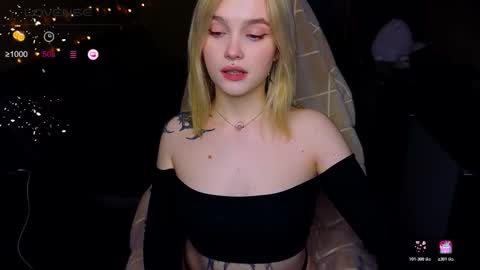 Snapshot of cute_summer_breathe chatting on 23, 10, 2025 Sue online show from 23, 10, 2025