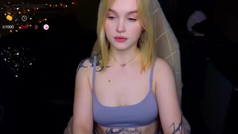 Snapshot of cute_summer_breathe chatting on 26, 10, 2025 Sue online show from 26, 10, 2025