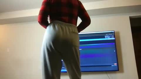 Snapshot of cutebutt_17 chatting on 2, 1, 2025 cutebutt_17 online show from 2, 1, 2025