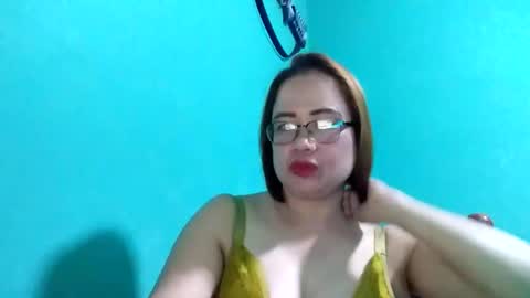 Snapshot of cutechey06 chatting on 28, 12, 2024 Sky online show from 28, 12, 2024