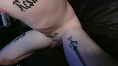 Snapshot of cutecouple033 chatting on 13, 9, 2025 cutecouple online show from 13, 9, 2025