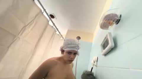 Snapshot of cutecuban18 chatting on 20, 11, 2025 loveolots online show from 20, 11, 2025