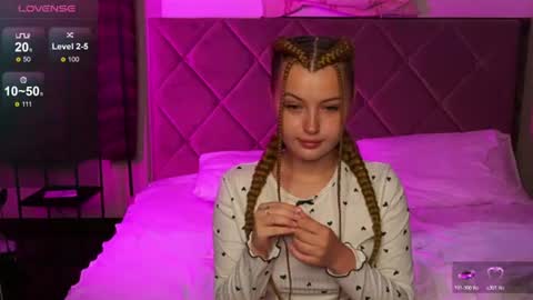 Snapshot of cutecurlysue chatting on 27, 6, 2026 Dasha online show from 27, 6, 2026